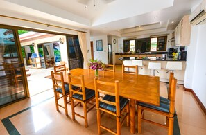 Dining - Luxury 4 Bed Infinity Pool Villa, Chef. (Tambon Karon)