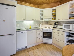 Fridge, microwave, dishwasher, cookware/dishes/utensils