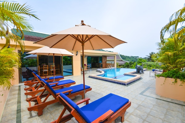 Luxury 4 Bed Pool Villa with Chef