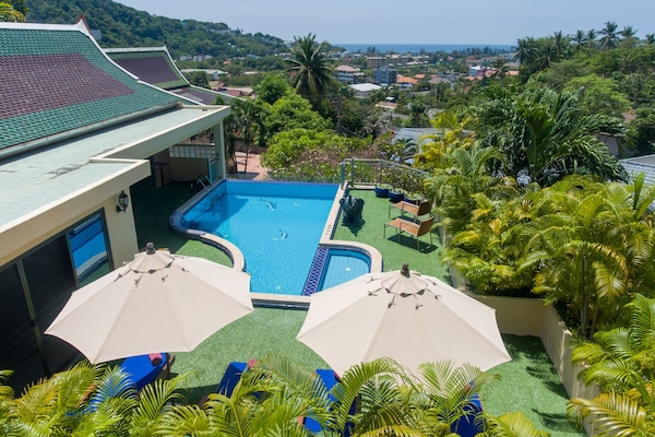 Luxury 4 Bed Pool Villa with Chef