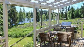 屋外ダイニングエリア