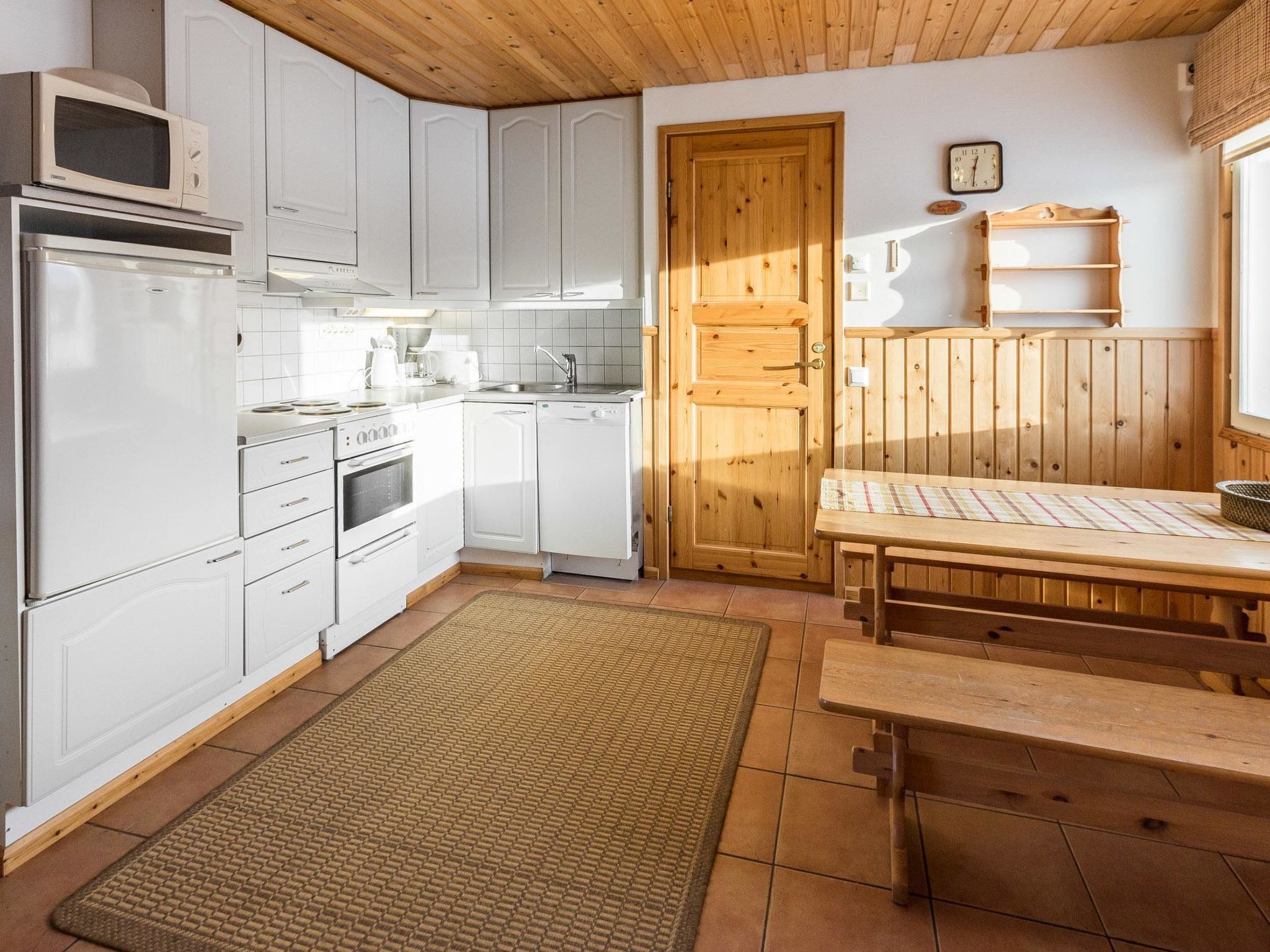 Fridge, microwave, dishwasher, cookware/dishes/utensils