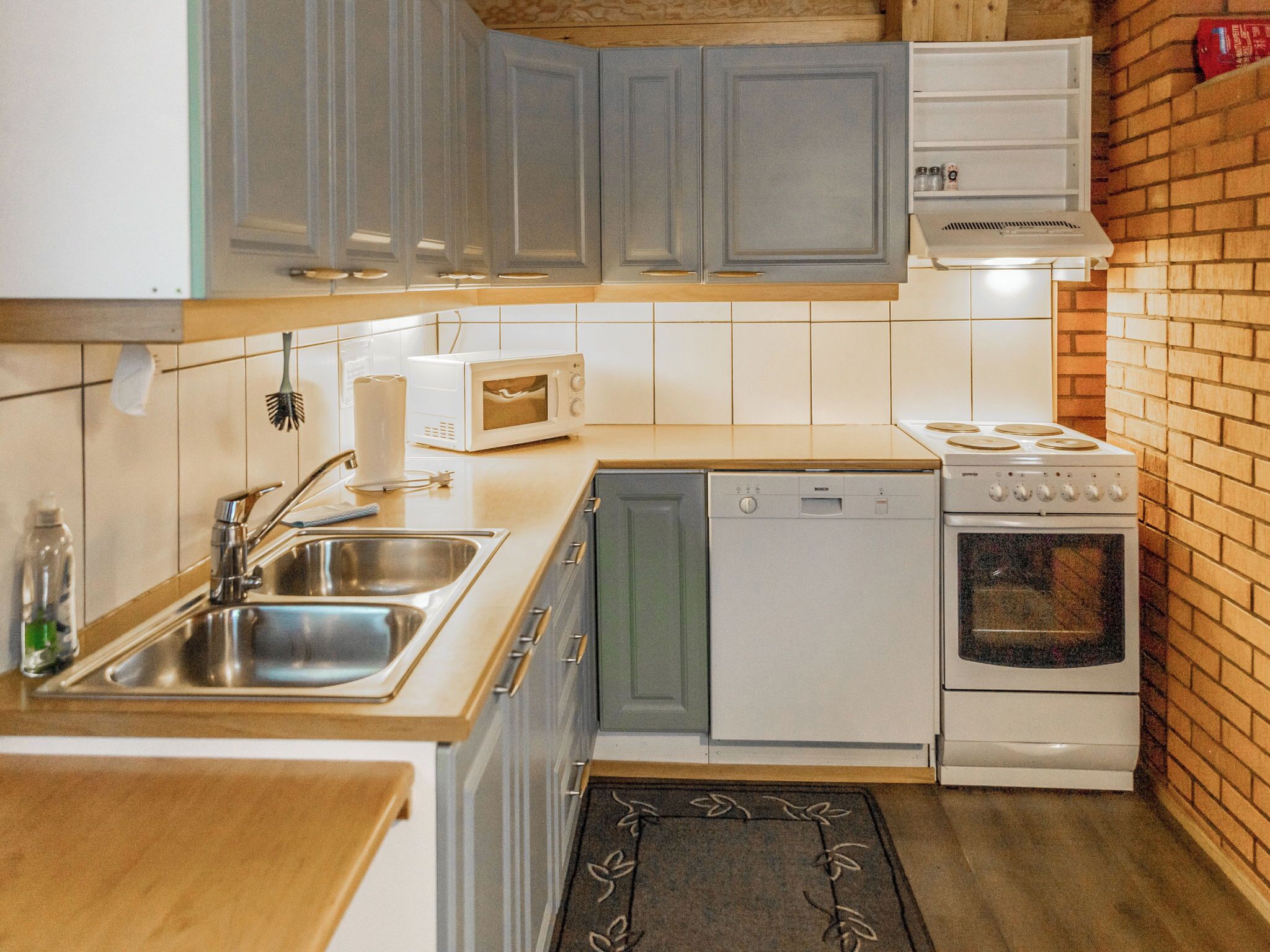 Réfrigérateur, micro-ondes, lave-vaisselle