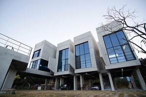Bagian depan properti