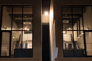 Exterior detail - Seon Jae 465 (Incheon)