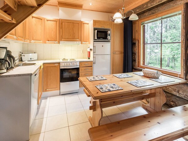 Réfrigérateur, micro-ondes, lave-vaisselle