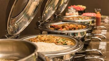 Daily buffet breakfast (IDR 169400 per person)