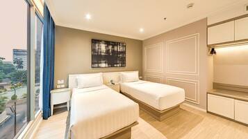 1 bedroom, premium bedding, desk, blackout drapes