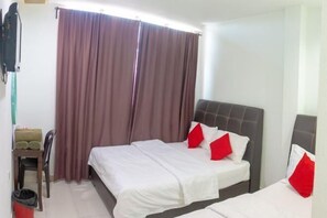 Desk, free WiFi - Malawati Ria Hotel (Kuala Selangor)