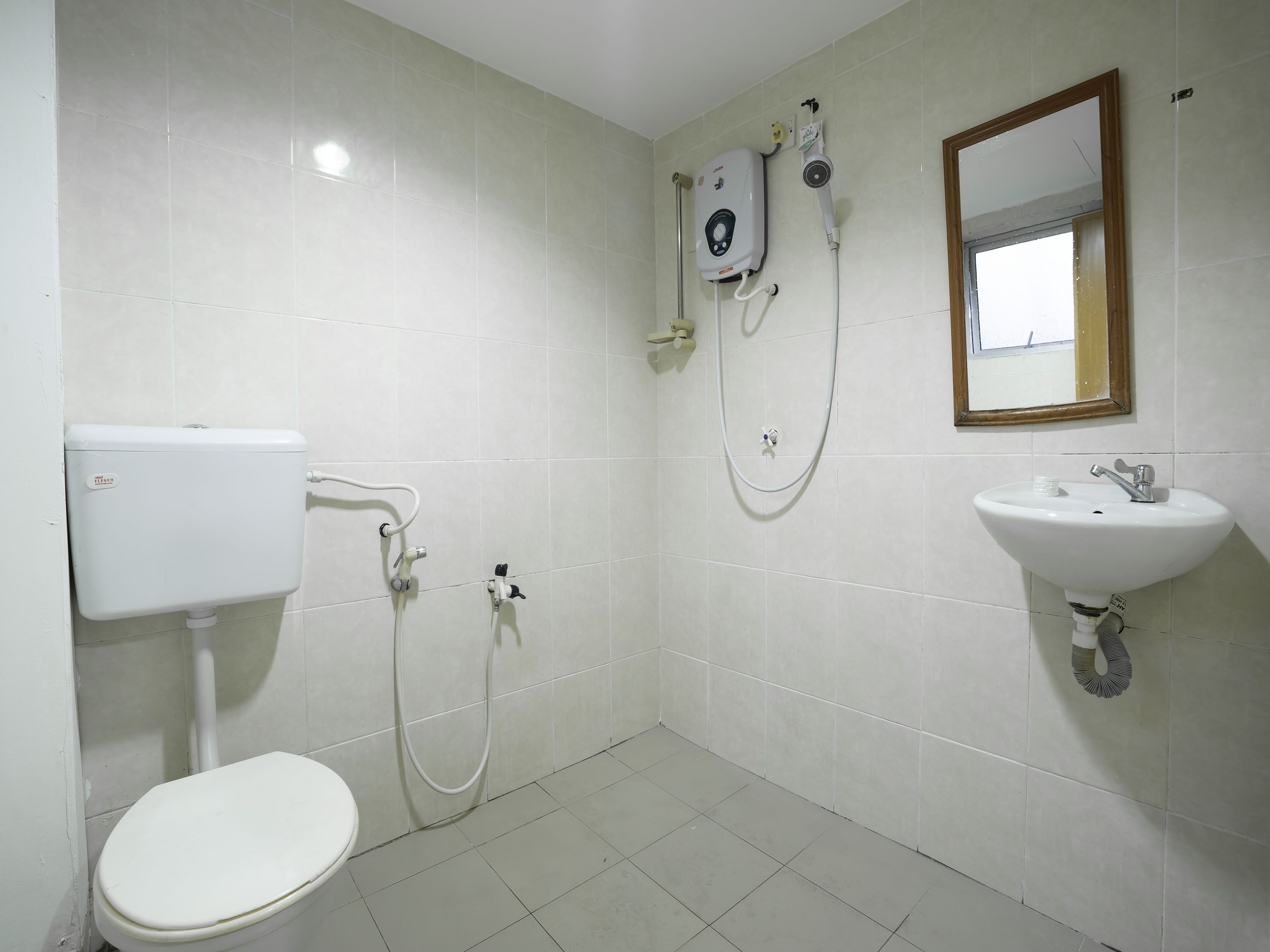 Dubbelrum för familj - flera sängar | Badrum | Dusch, gratis toalettartiklar, bidé och handdukar