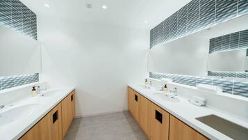 Shared Dormitory, Mixed Dorm | Bathroom