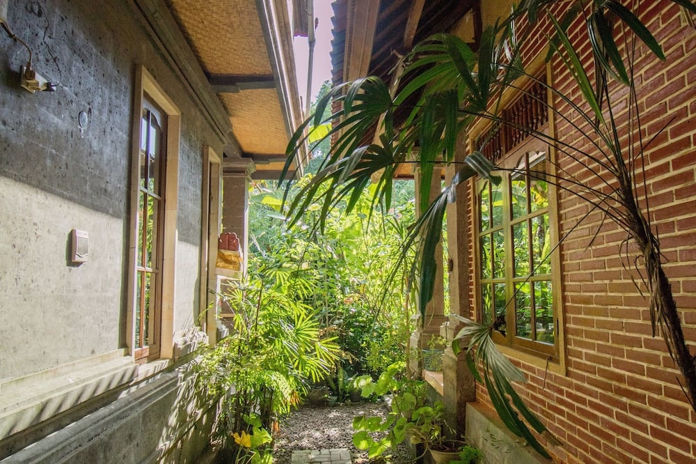 Bali Asli Lodge by EPS