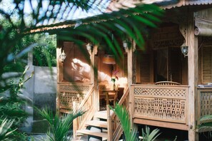 Cabaña clásica, 1 cama de matrimonio grande, vistas al jardín, en la zona del jardín | Vistas desde la habitación