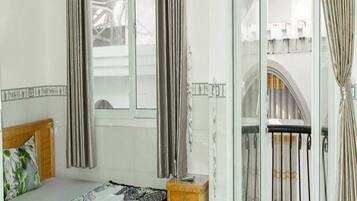 4 chambres, coffres-forts dans les chambres, Wi-Fi, draps fournis