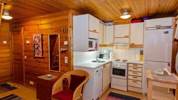 Geladeira, micro-ondas, lava-louças