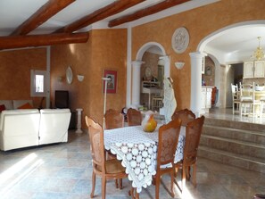 Dining - CHARMING TYPICAL PROVENCAL VILLA AT THE FOOT OF LUBERON (Cheval-Blanc)
