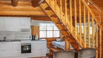 Fridge, microwave, dishwasher, cookware/dishes/utensils