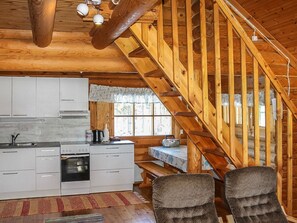 Fridge, microwave, dishwasher, cookware/dishes/utensils