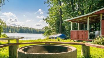 Bañera de hidromasaje al aire libre