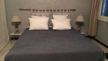 3 slaapkamers, een strijkplank/strijkijzer, wifi