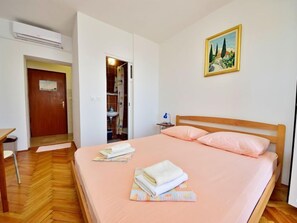 1 quarto, acesso à internet