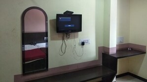 Room - Iroomz Bilwa Residency (Hospet)