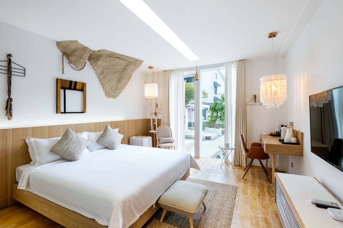 Habitación Confort, 1 cama de matrimonio | 1 dormitorio, edredones de plumas, caja fuerte y wifi gratis