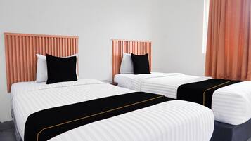 標準雙床房, 2 張單人床 | 書桌、免費 Wi-Fi、床單