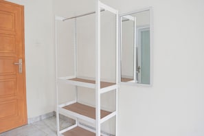 Deluxe Double Room, 1 Double Bed | Desk, free WiFi, bed sheets - Hotel O near Transmart Padang formerly Sulaiman Residence (Padang)