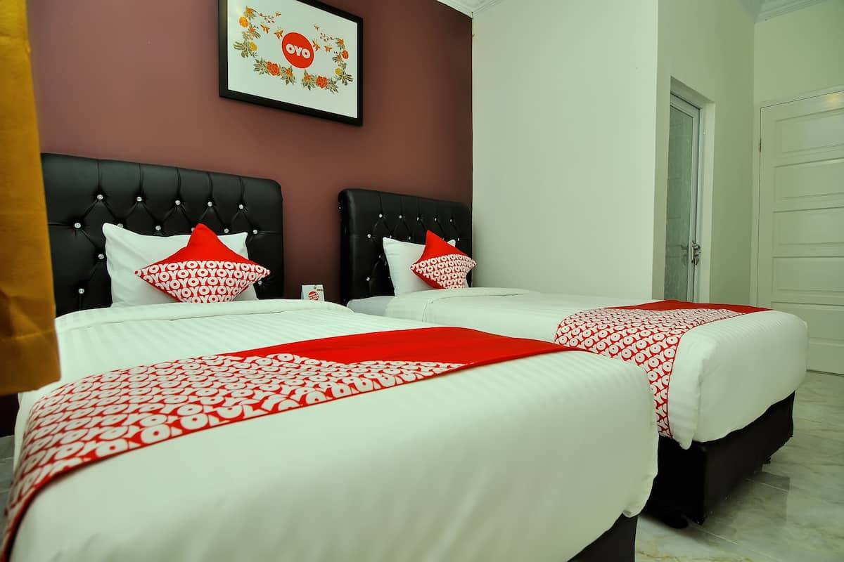 Standard Twin Room, 2 Single Beds | Desk, free WiFi, bed sheets