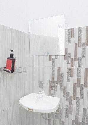 Standard-Zweibettzimmer, 2 Einzelbetten | Badezimmer
