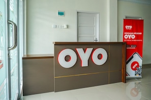 Reception - OYO 721 Sulaiman Residence Syariah (Padang)