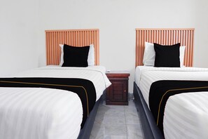 Standard Twin Room, 2 Single Beds - Hotel O near Transmart Padang formerly Sulaiman Residence (Padang)