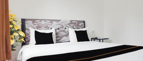 Deluxe Double Room, 1 Double Bed | Desk, free WiFi, bed sheets