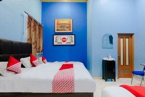 Family Suite, 2 Double Beds | Desk, free WiFi, bed sheets, wheelchair access - Hotel O Guest House Amalia Malang (Malang)