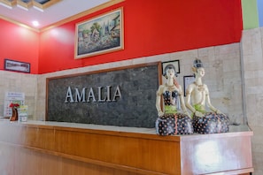 Reception - Hotel O Guest House Amalia Malang (Malang)