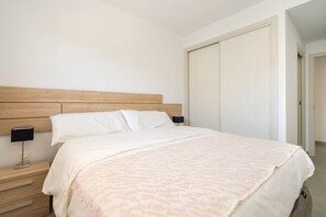 1 dormitori, planxa i posts de planxar, wifi gratuïta i roba de llit 