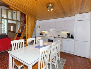 Fridge, microwave, dishwasher, cookware/dishes/utensils
