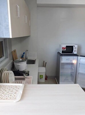 Condo dành cho gia đình | Bếp nhỏ riêng | Tủ lạnh, lò vi sóng, bếp nấu, ấm điện 