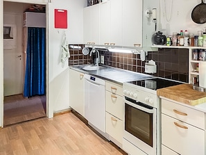 Réfrigérateur, micro-ondes, lave-vaisselle