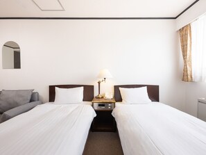 Free WiFi, bed sheets