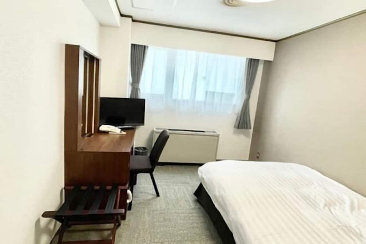 Wi-Fi de cortesia, roupa de cama