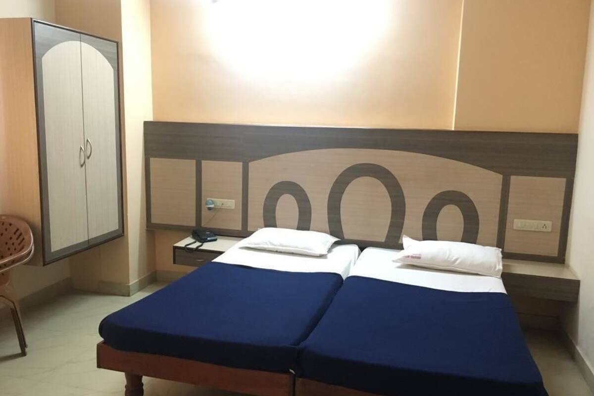 Zimmersafe, Zustellbetten, kostenloses WLAN, Bettwäsche