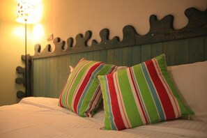 Deluxe Double Room | Bathroom | Free toiletries, hair dryer, slippers, towels - Mei Shiou BB (Dongshan)