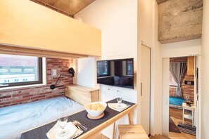 2 間睡房、房內夾萬、熨斗/熨衫板、Wi-Fi