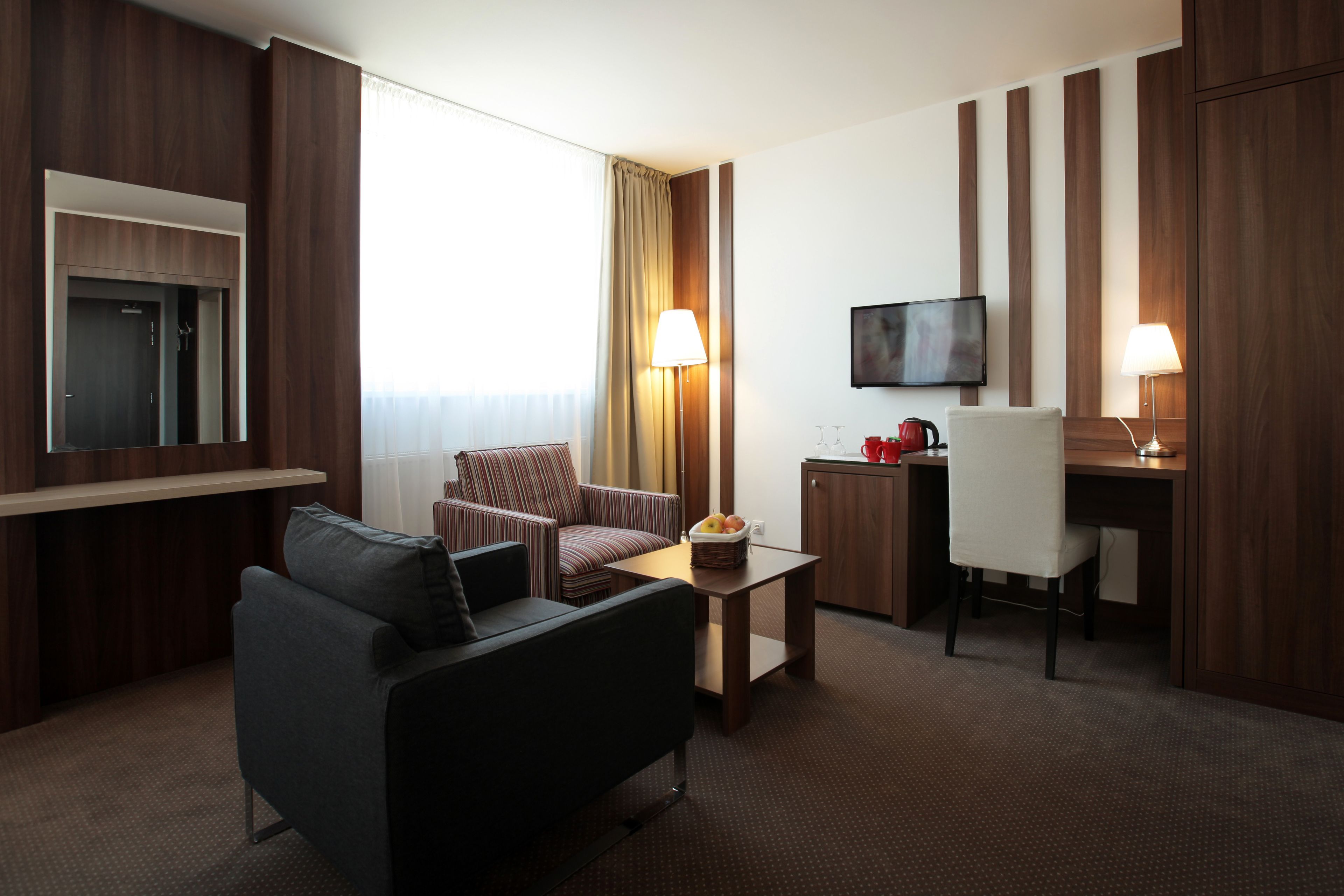 exclusive double room | minibar, in-room safe, desk, laptop workspace