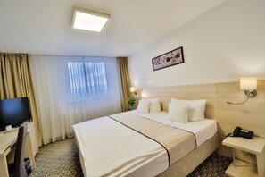Superior Double Room | 1 bedroom, minibar, in-room safe, desk - Hotel Metropol (Spisska Nova Ves)