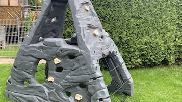 Children’s play area – outdoor