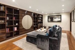 Interior - 22PSM · Spectacular Knightsbridge House | Harrods 1 minute (Knightsbridge)