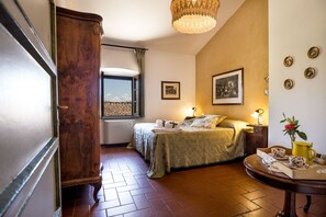 3 slaapkamers, een bureau, een strijkplank/strijkijzer, gratis wifi